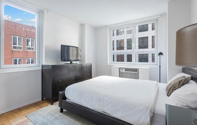 2 beds, 2 baths, 955 sqft, $6,395, Unit 15B