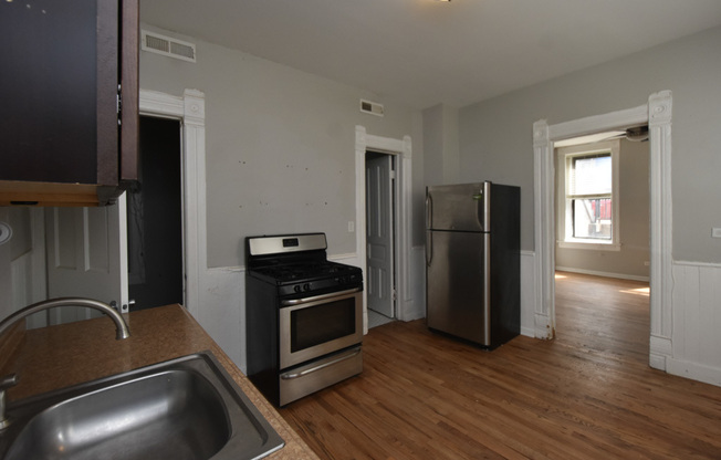 1248 N Greenview Ave F2