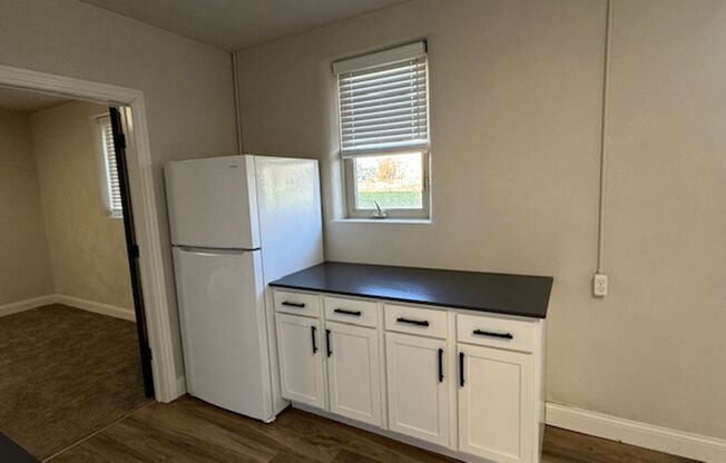 1 bed, 1 bath, 700 sqft, $895