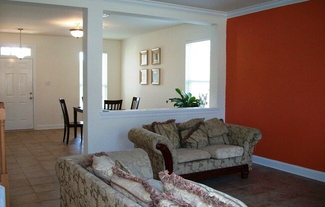 Newer 4 bedroom house off Old Hammond