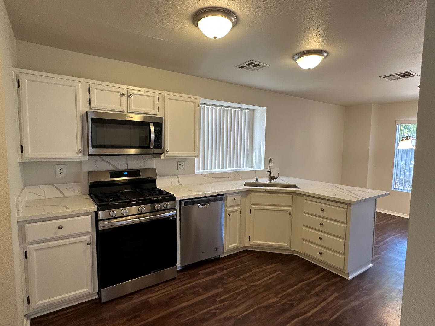 GORGEOUS NORTHWEST HOME, MOVE IN READY!