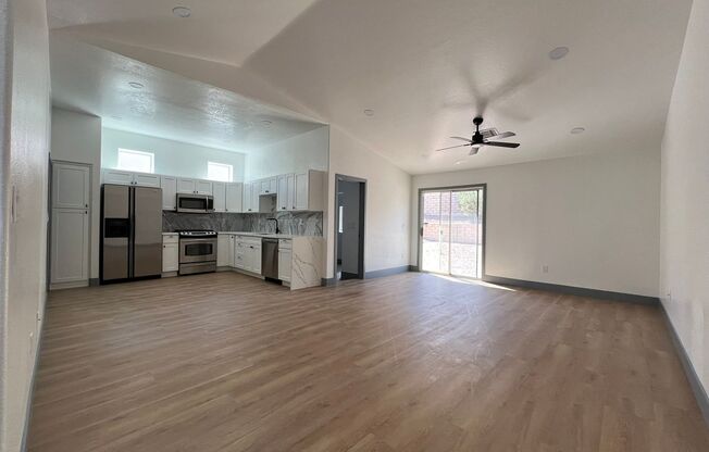 10704 Paradise Point
