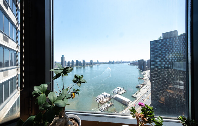 1 bed, 2 baths, 900 sqft, $5,500, Unit 35D