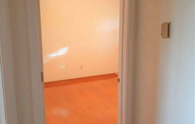 2 beds, 1.5 baths, 900 sqft, $1,440, Unit F-9