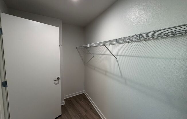 3 beds, 3 baths, 1,956 sqft, $5,300, Unit 275