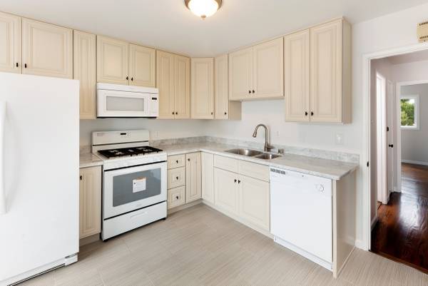 Beautiful rehabbed Mid-Century single family home