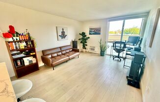 1 bed, 1 bath, $2,195, Unit Unit 284