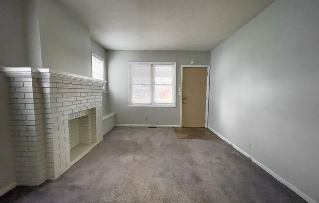 3 beds, 1 bath, 1,012 sqft, $900, Unit 1409