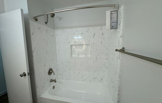 2 beds, 1 bath, $2,225, Unit 072#205