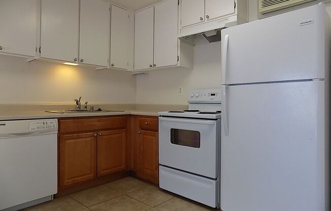 Spacious 2BD/1BA Apartment in Azalea Park neighborhood in City Heights