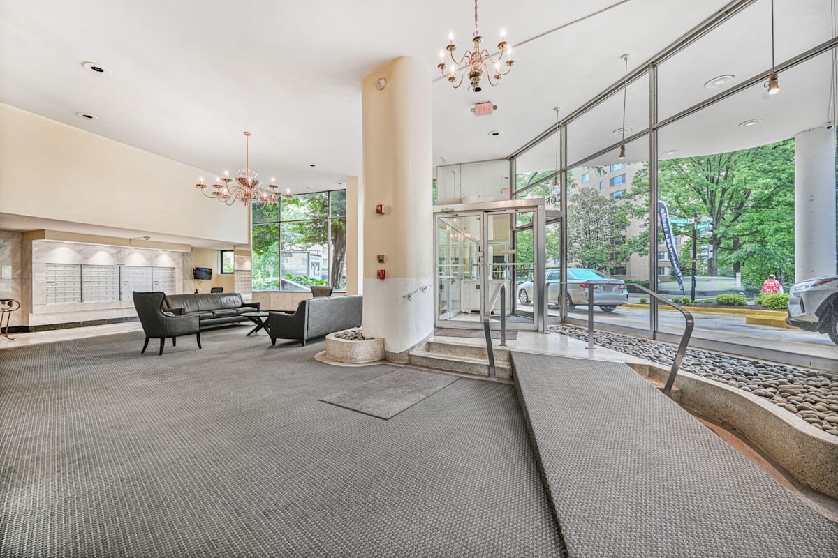Connecticut House Apartments