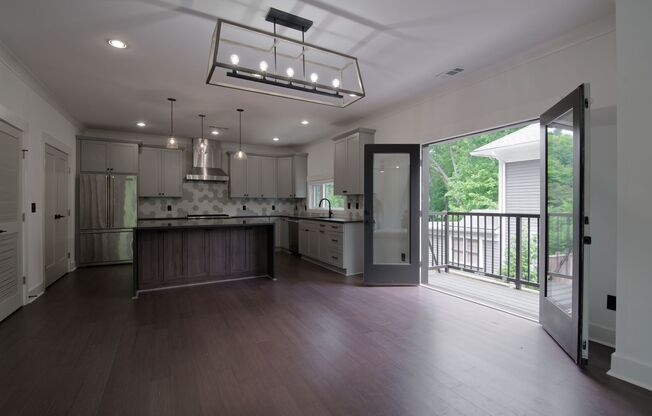 Luxury Townhouse in Boutique Community