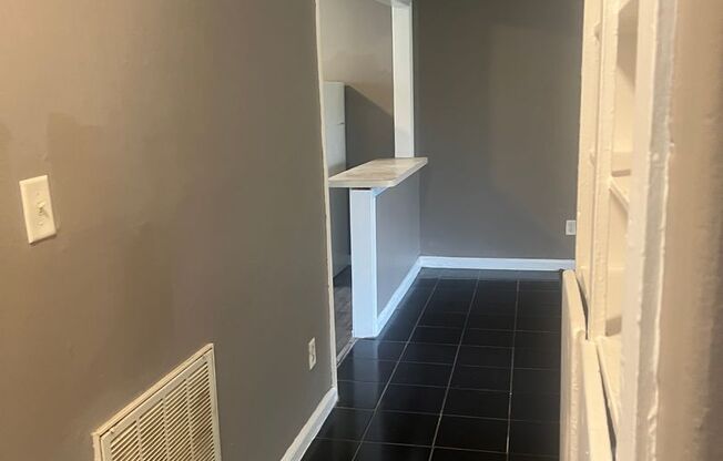 6154 Commodore Dr