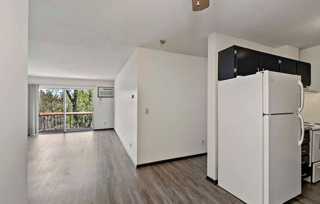 2 beds, 1.5 baths, 1,050 sqft, $1,395, Unit 7710-209