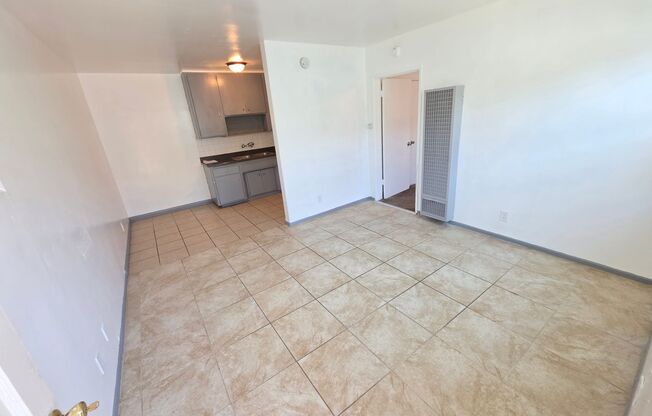 12521 York Ave