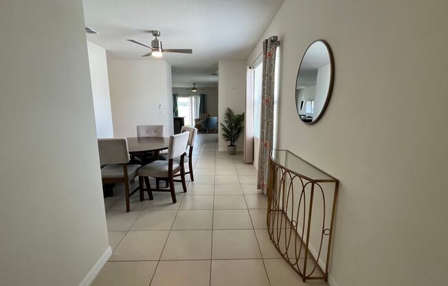 Fully Furnished 3 bed 2 bath home in Davenport!