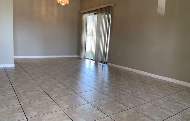 Spacious 2/2 duplex with garage is NOW AVAILABLE for RENT