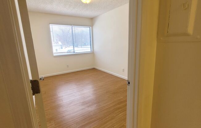 1 bed, 1 bath, 465 sqft, $625, Unit Unit 14
