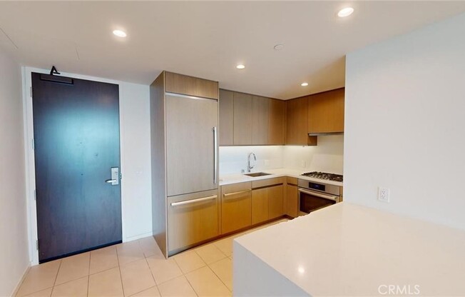 1 bed, 2 baths, 780 sqft, $3,300, Unit 2501