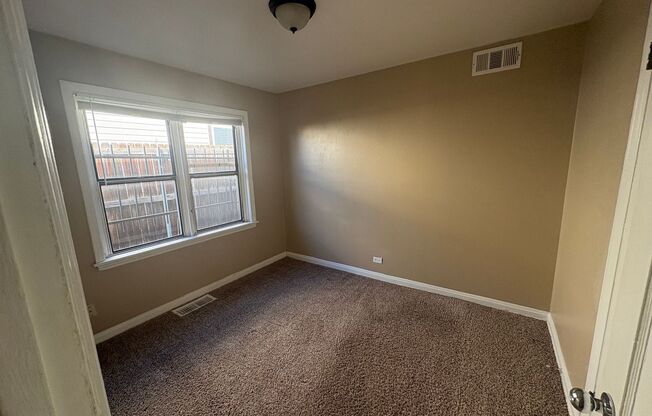 3 beds, 1 bath, $2,200