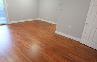 2 beds, 1.5 baths, $1,425, Unit 114 S. Parke St. - D