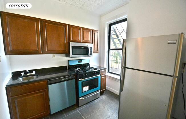 1274 AMSTERDAM AVE