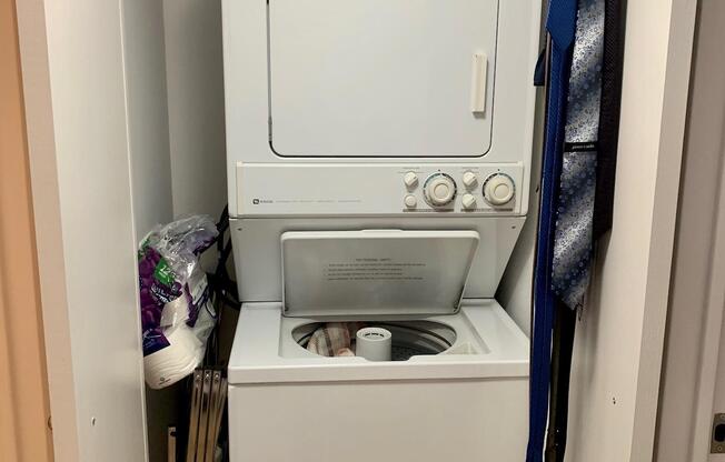 1 bed, 1 bath, $6,495, Unit 7U