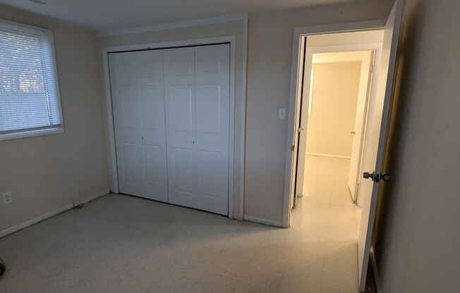 2000 Neville Cir