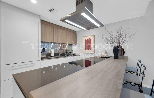 1000 Brickell Plz