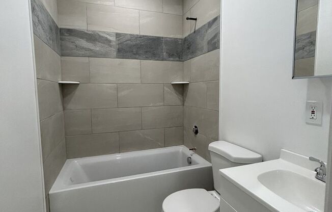 2 beds, 1 bath, $1,250, Unit #2