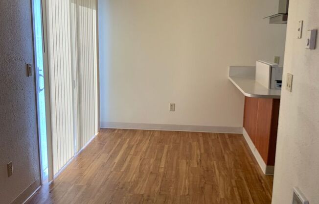 2 beds, 1 bath, 800 sqft, $1,550, Unit C