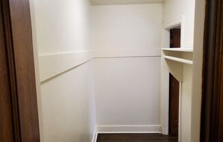 Studio, 1 bath, 429 sqft, $1,275, Unit Unit 208