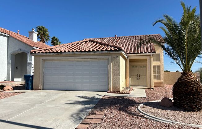 BEAUTIFUL 3 BEDROOM, 2 BATHROOM SINGLE-STORY HOME WITH FRESH PAINT AND HIGH VAULTED CEILINGS!