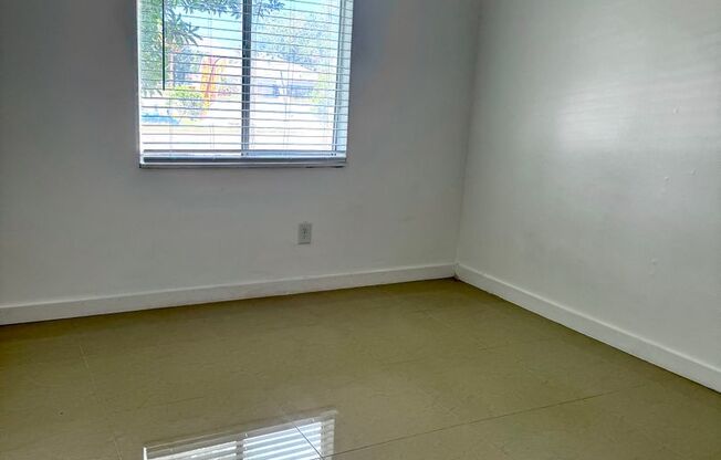 3 beds, 2 baths, 1,205 sqft, $2,075, Unit 129