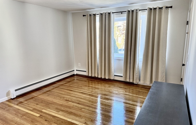 2 beds, 1 bath, $2,300, Unit 1