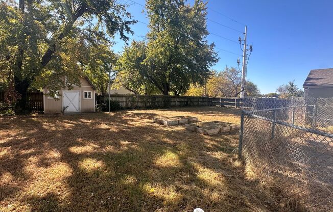 $945 - 2 bedroom/ 1 bathroom - Single Family Home