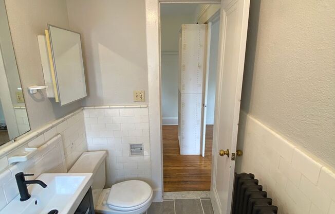 Studio, 1 bath, 300 sqft, $1,550, Unit Unit 115