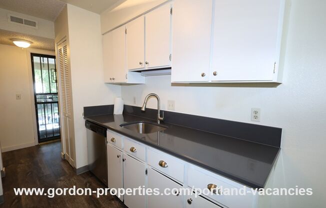 2 beds, 1 bath, $1,395