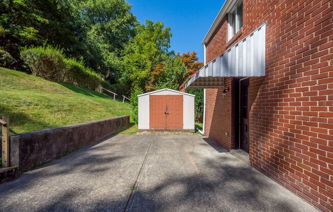 AVAILABLE OCT 1ST!! GORGEOUS & TOTALLY RENOVATED 3 BEDROOM PENN HILLS!!