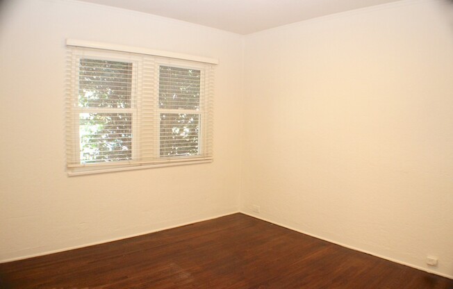 2 beds, 1 bath, $3,395