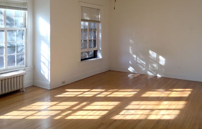 3 beds, 1 bath, 1,956 sqft, $2,200, Unit 24 - 235