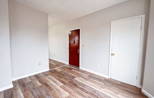 2 beds, 1 bath, $1,500, Unit 428-3