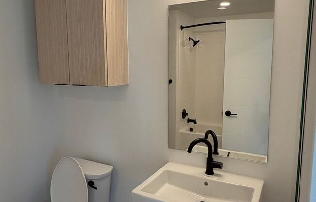 2 beds, 2 baths, 816 sqft, $4,210, Unit 409