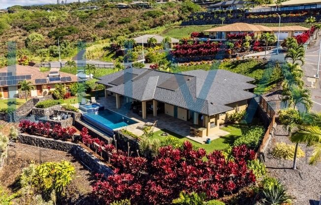 4 bedroom 3.5 bathroom home with pool