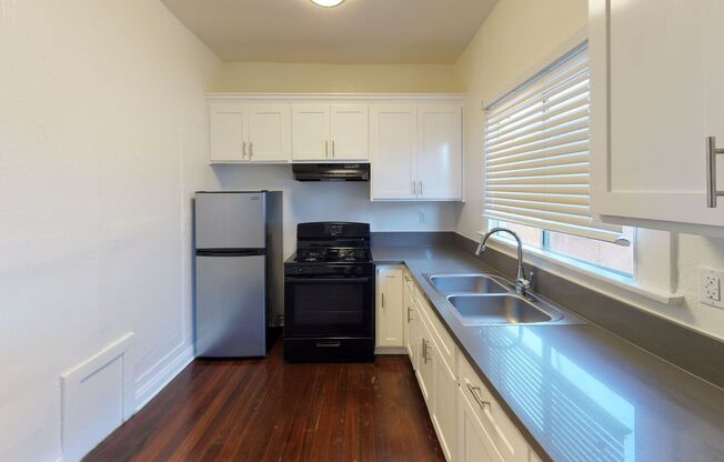 Casa Bonita Apartments...Gorgeous Newly Remodeled Apartments...Hardwood Floors!