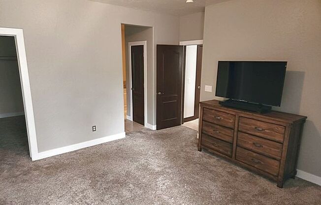 2 beds, 2 baths, $3,100