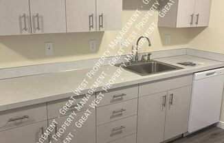 7615 44 ST W