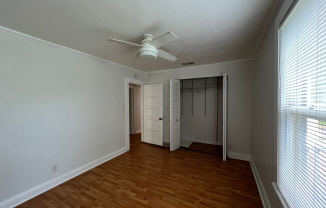 2 beds, 1 bath, $1,800, Unit Unit A