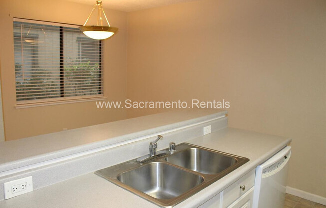 2 beds, 1 bath, $1,795