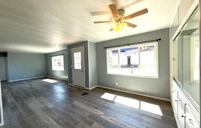 MF Home 3 Bedroom 2 Bath Dayton OR